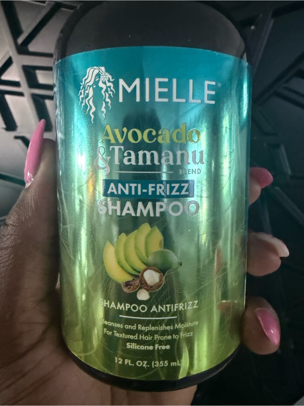 Mielle Avocado & Tamanu Anti-Frizz Shampoo - Green